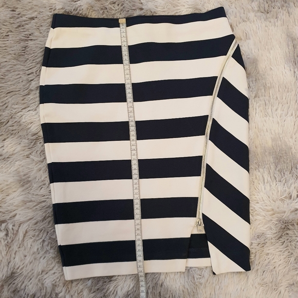 Witchery Navy and White Striped Zip Skirt Sz 10 - Picture 8 of 10